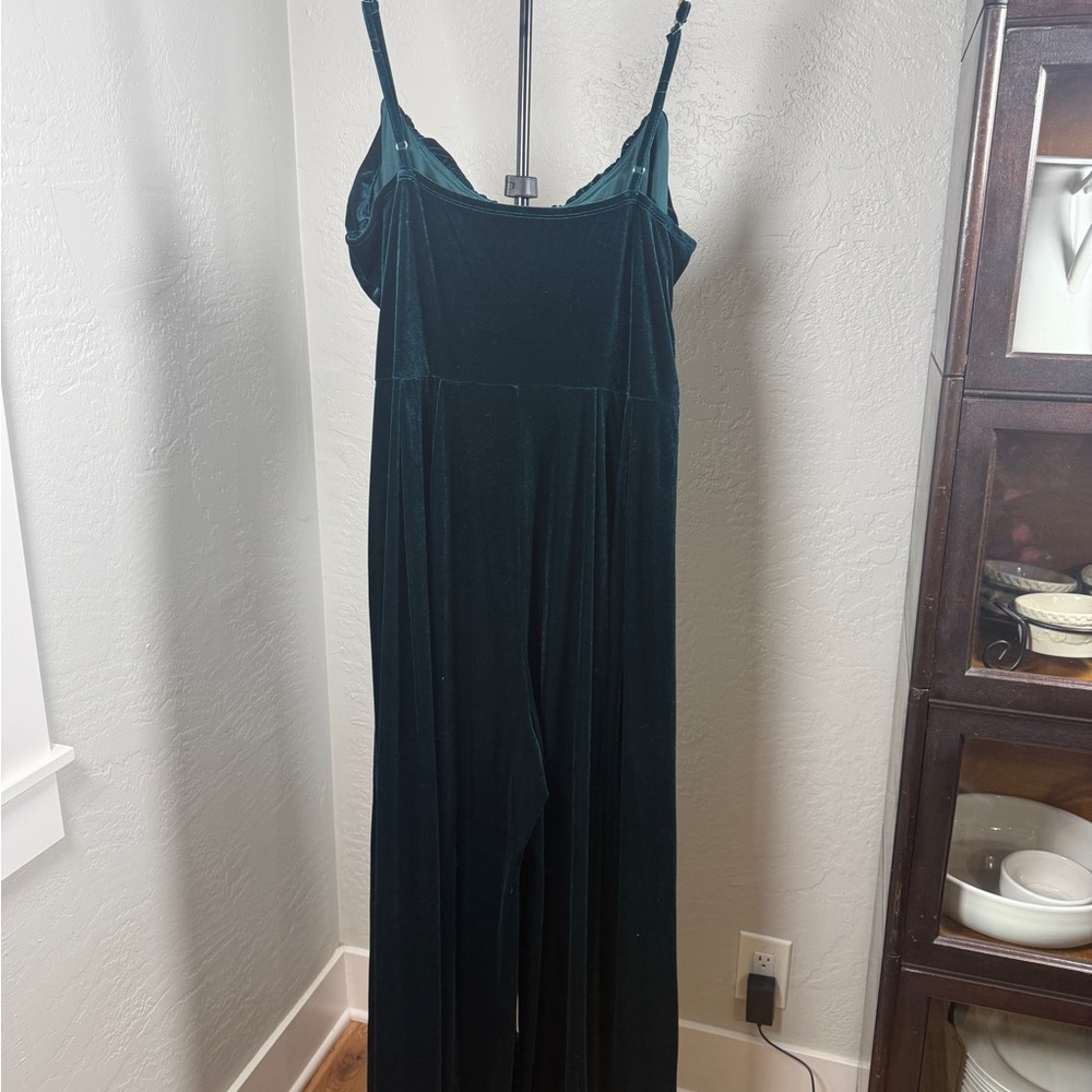 Cider Emerald Green Velvet Jumpsuit with Draped Bust and Chain Straps - Picture 5 of 7